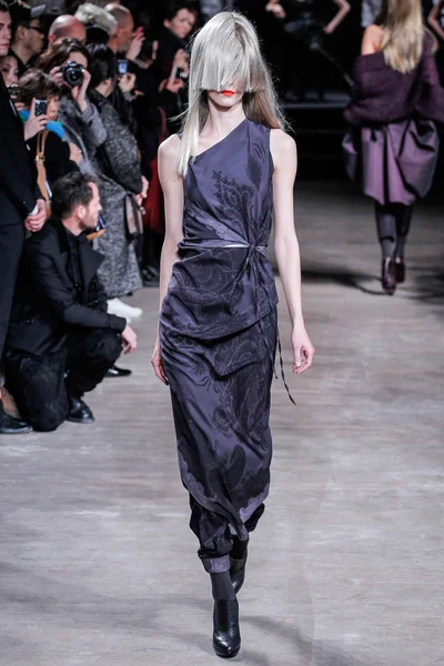 Look 13
